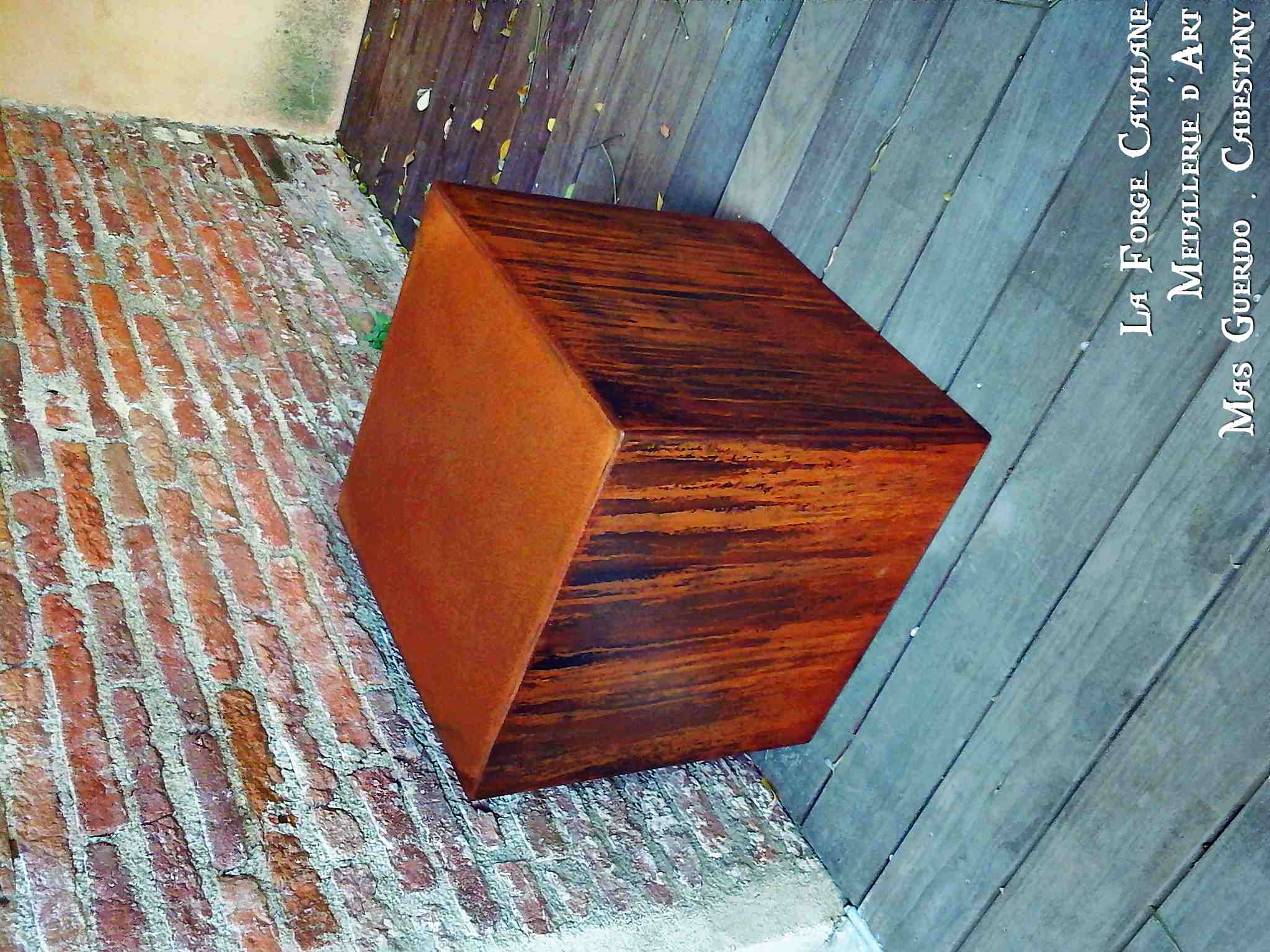 tabouret caisson rouille corten forge catalane.jpg